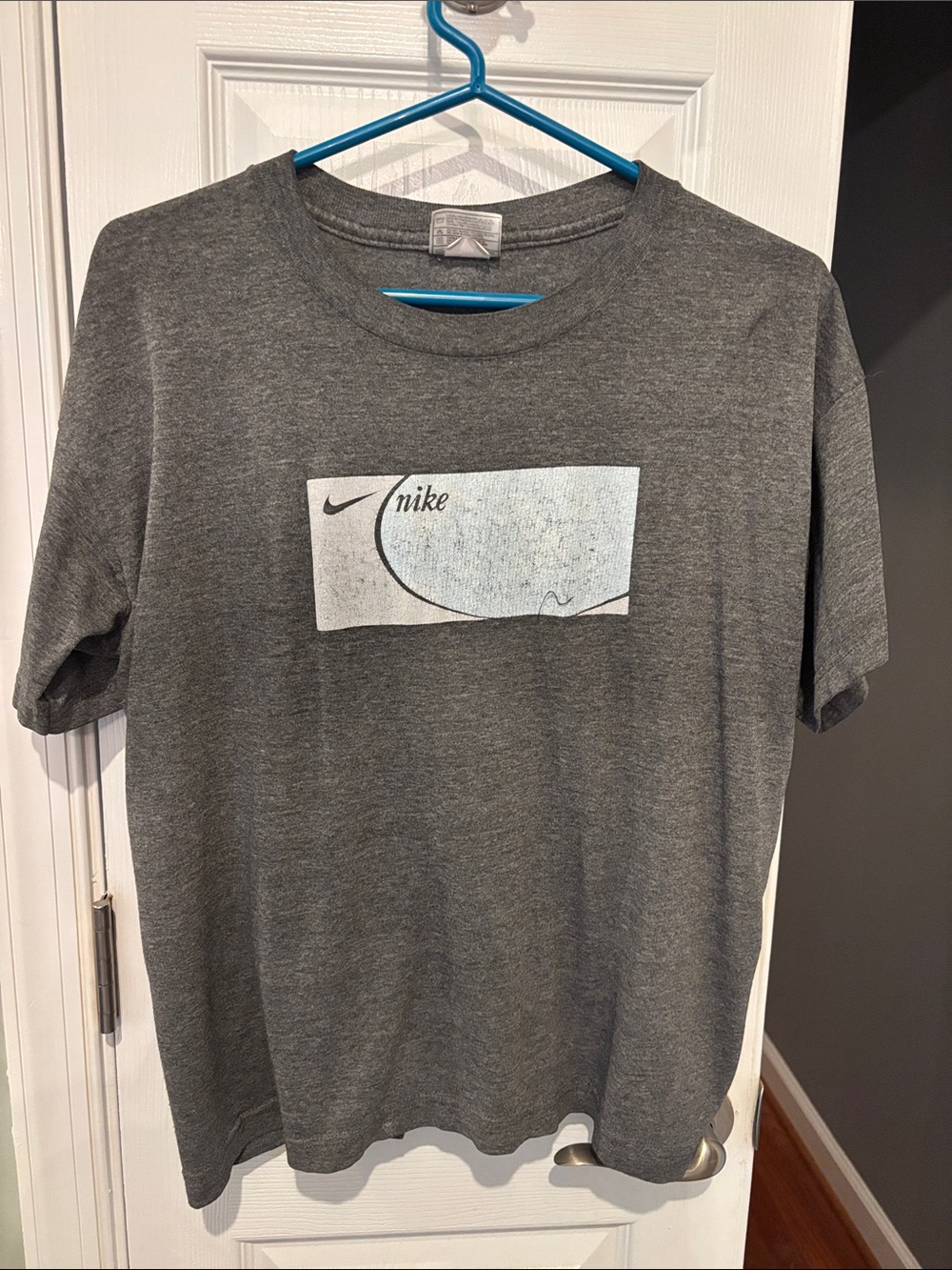 80s Nike Women’s Charcoal Gray Graphic Crew Neck Tee